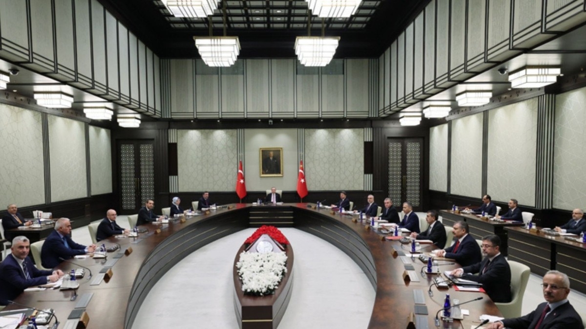 Emekliye yüzde 5 daha zam yapıldı emekli maaşı alt sınırı 10 bin TL oldu