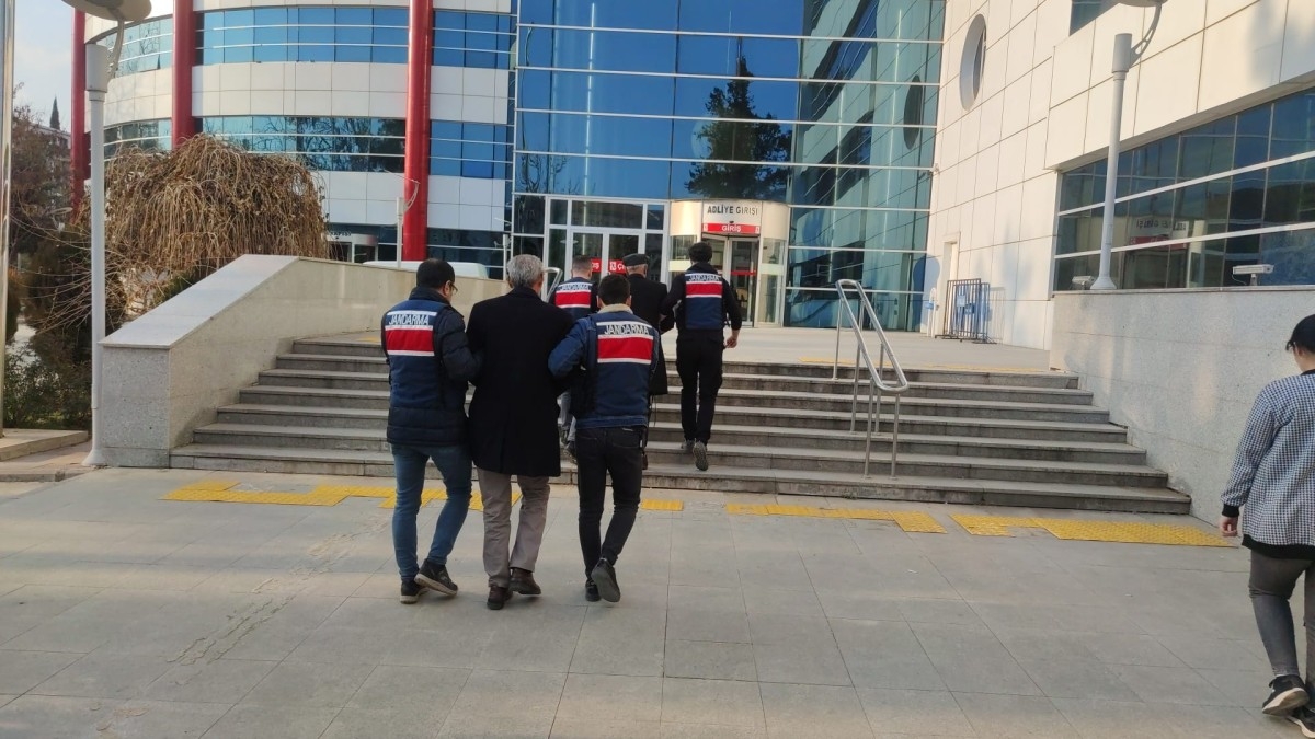 Hurda soba terör operasyonu başlattı: 2 tutuklama