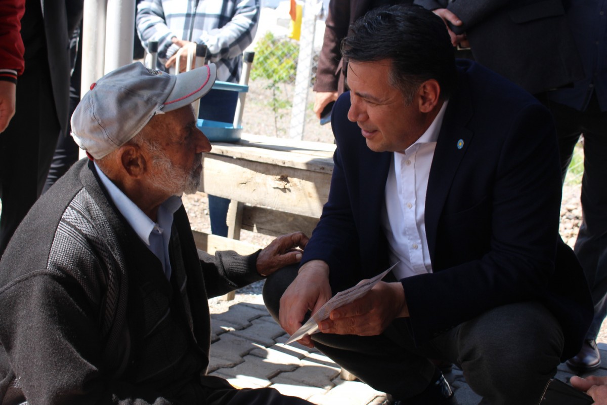İYİ Partili Göçmez “Kayısı Her Alanda Değerlendirilmeli”
