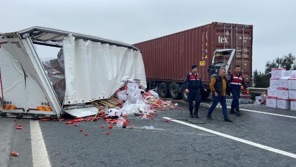 TEM'de kaza: Yol trafiğe kapandı