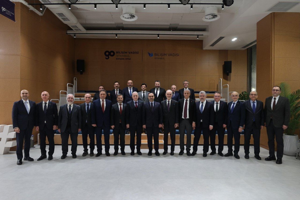 Bakan Kacır İstanbul OSB Başkanlarıyla İftar Sofrasında Buluştu