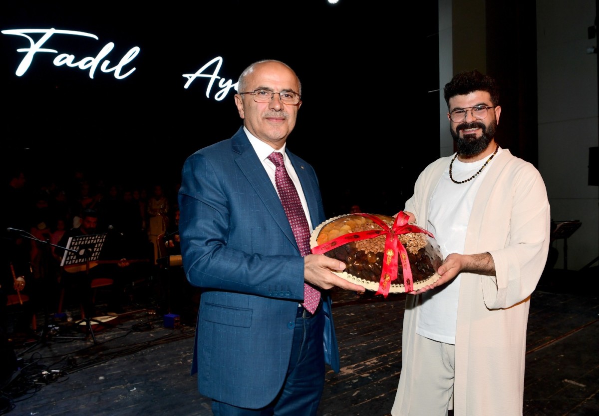 Malatya’da Ramazan Coşkusu: Fadıl Aydın İlahi Dinletisiyle Sahne Aldı